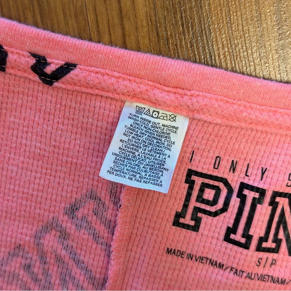 Victoria’s Secret PINK All Over Print Waffle Texture Thermal Onesie Size Small - Picture 11 of 12